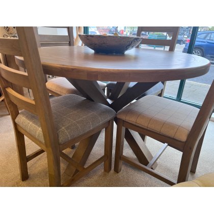 Kettle Interiors HO Small Round Dining Table & 4 Chairs