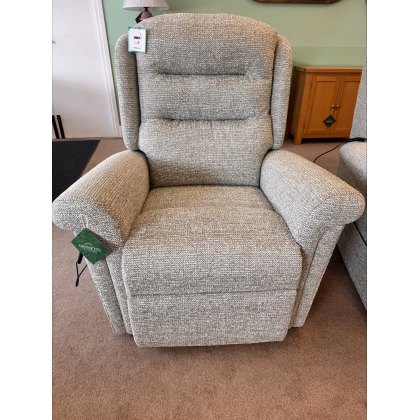 Standard 4 Motor Riser Recliner With High Leg Lift