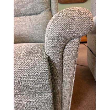 Standard 4 Motor Riser Recliner With High Leg Lift