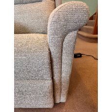 Royale 4 Motor Riser Recliner With High Leg lift