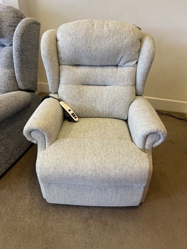 Petite Newquay Dual Motor Riser Recliner chair