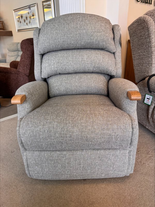 Royale Hunter dual motor riser recliner